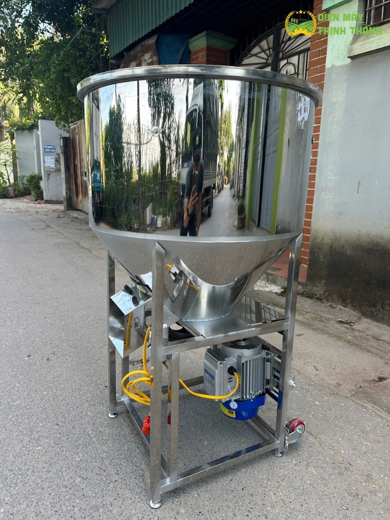Máy trộn thức ăn chăn nuôi
